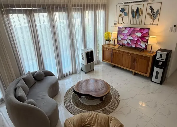 Kauh House Canggu ゲストハウス 3*